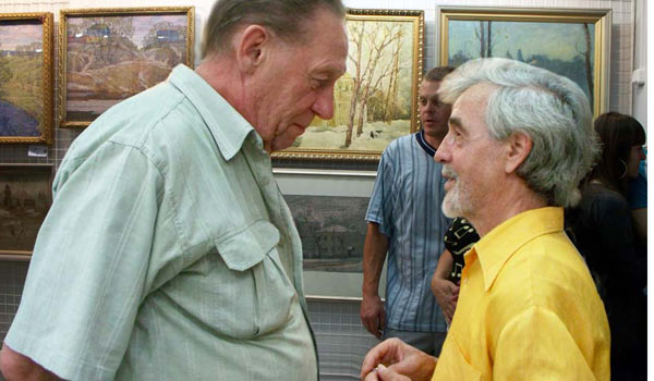 Михил Никифоров (справа)