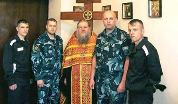 После Пасхального богослужения в тюремном храме ФГУ ИК-9 г. Борисоглебска