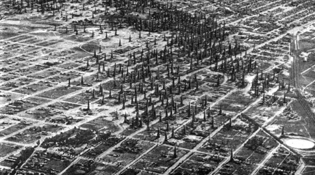 Строительство сети по добыче и транспортировке природного газа в США. 1930 год.